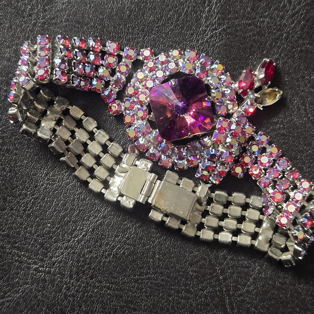 Vintage fuchsia and aurora borealis rhinestone bracelet - Picture 8 of 8